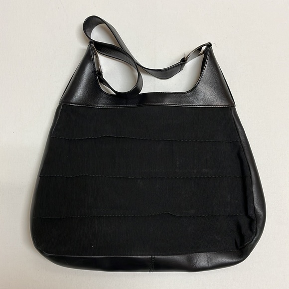 Salvatore Ferragamo black shoulder bag - Picture 2 of 15